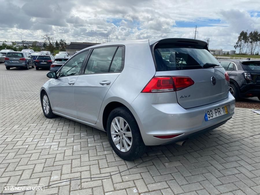 VW Golf 1.6 TDi BlueMotion Confortline - 2