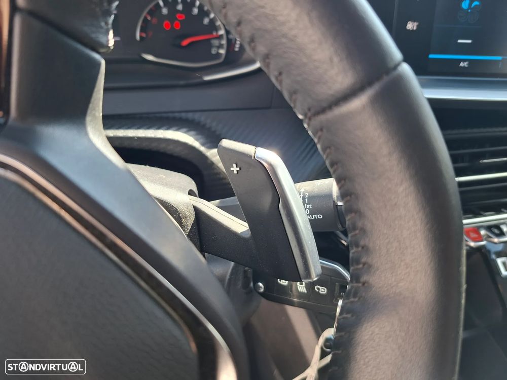 Peugeot 2008 PureTech 130 EAT8 Active - 33