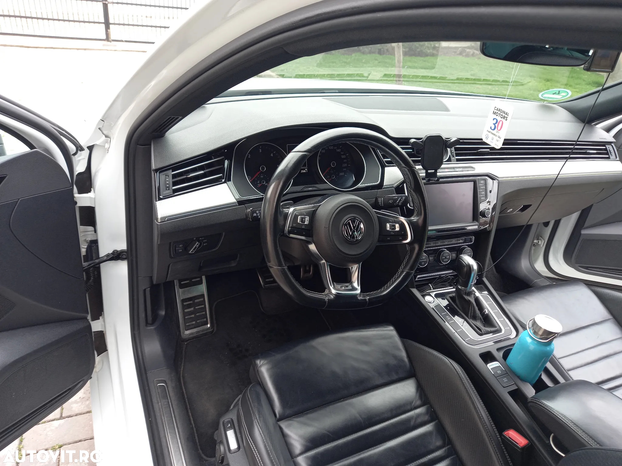 Volkswagen Passat - 9