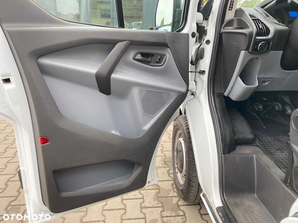 Ford TRANSIT CUSTOM - 10