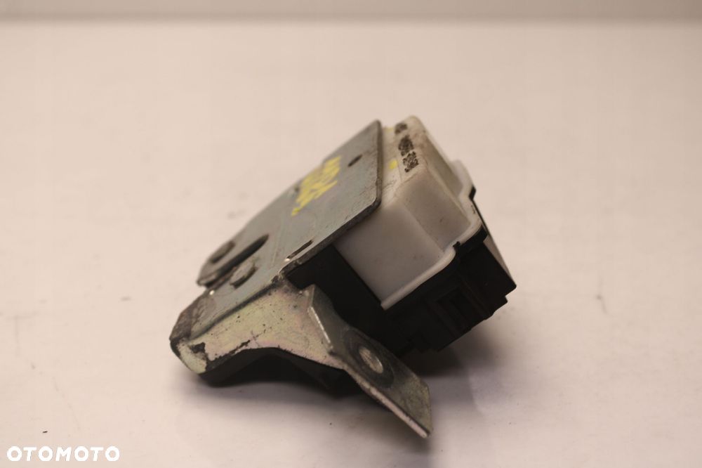 mercedes w169 04r- zamek klapy bagażnika tył tylny a1697400135 - 2