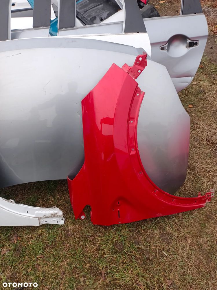 BŁOTNIK przedni prawy renault captur 2