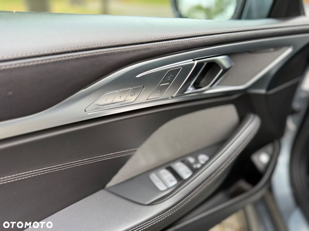 BMW Seria 8 - 17