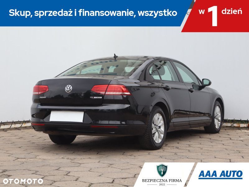 Volkswagen Passat - 7