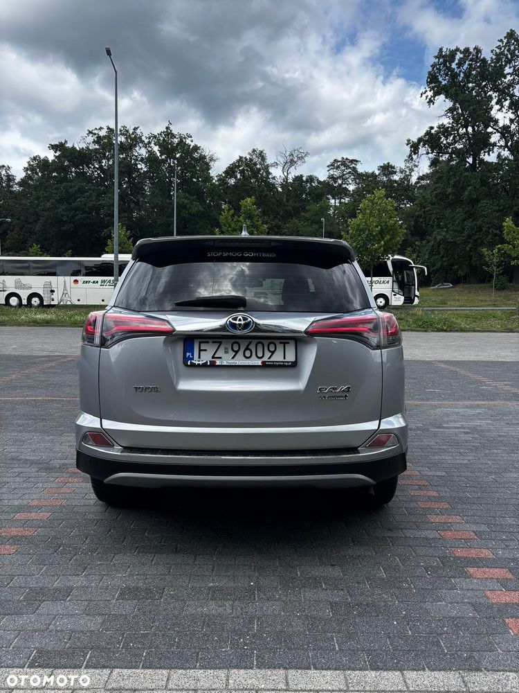 Toyota RAV4 - 6