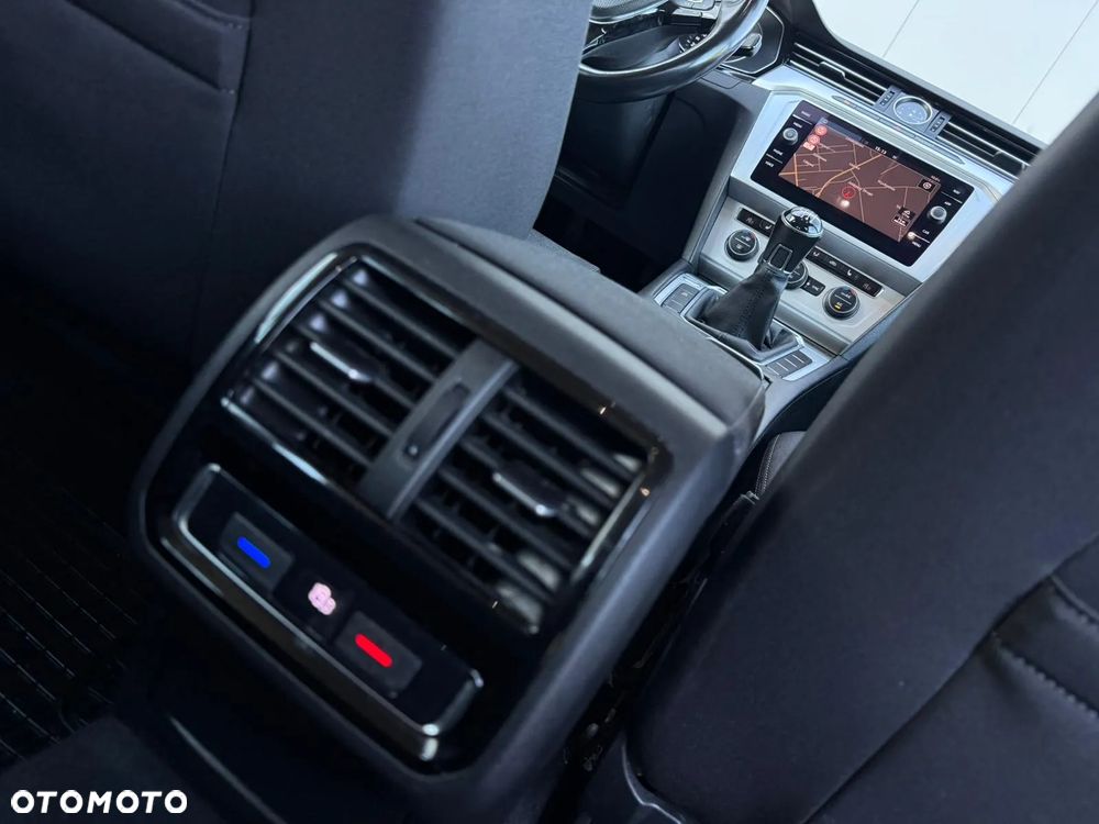 Volkswagen Passat 2.0 TDI BMT Comfortline - 17