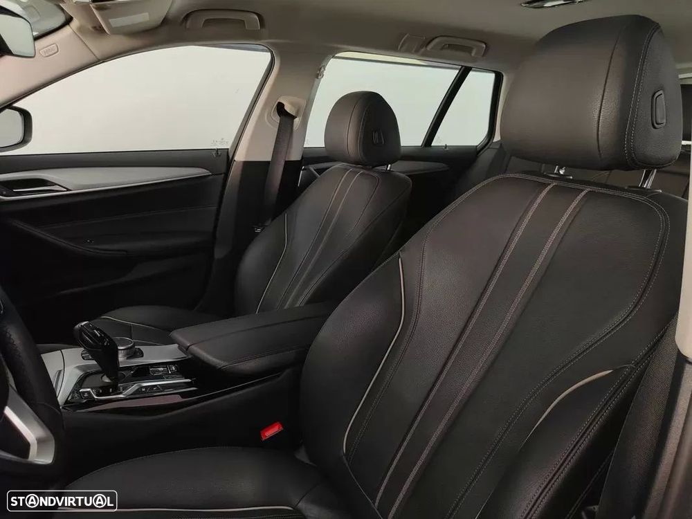 BMW 520 e Line Luxury - 33