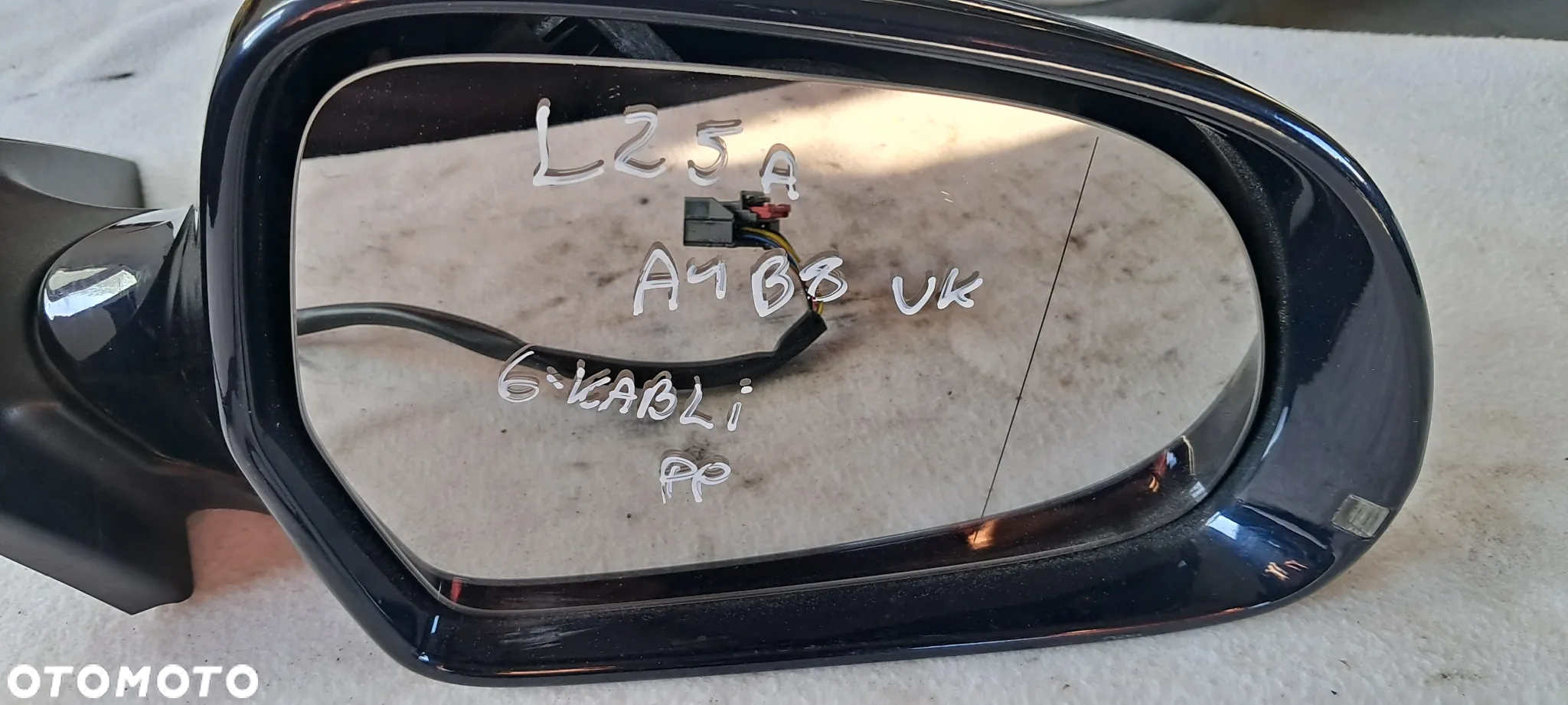 Lusterko Prawe LZ5A/LY9B Audi A4 B8 UK 6-Pin/Kabli - 2