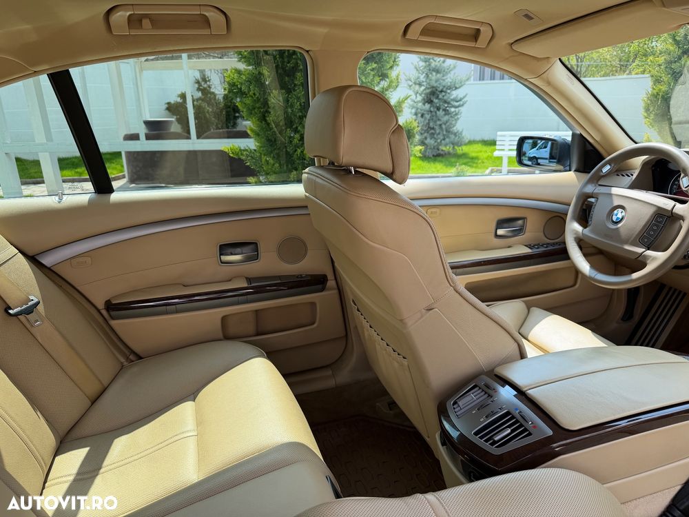 BMW Seria 7 730d A - 25