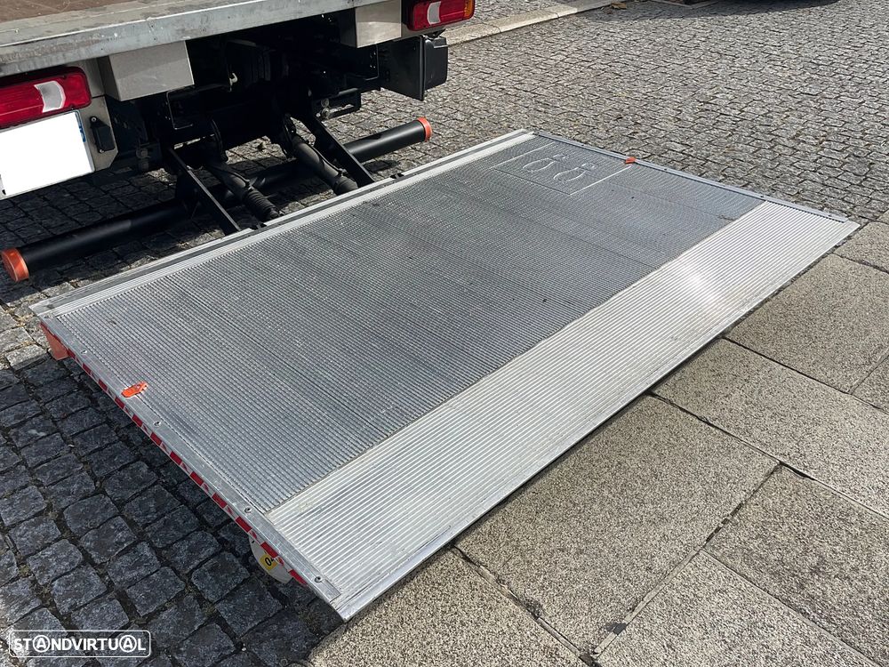 Iveco Daily 3.0D 35C16 Contentor + Plataforma Elevatória - 16