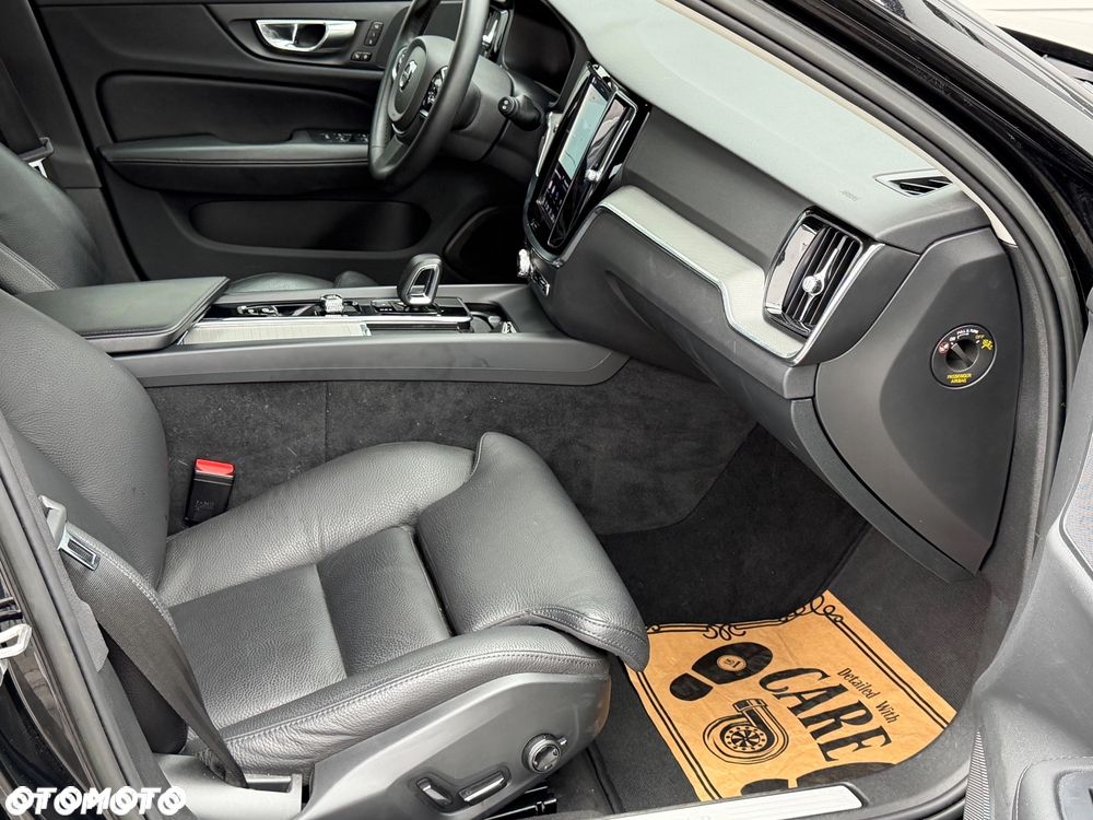 Volvo V60 Cross Country B4 D AWD Geartronic Pro - 9