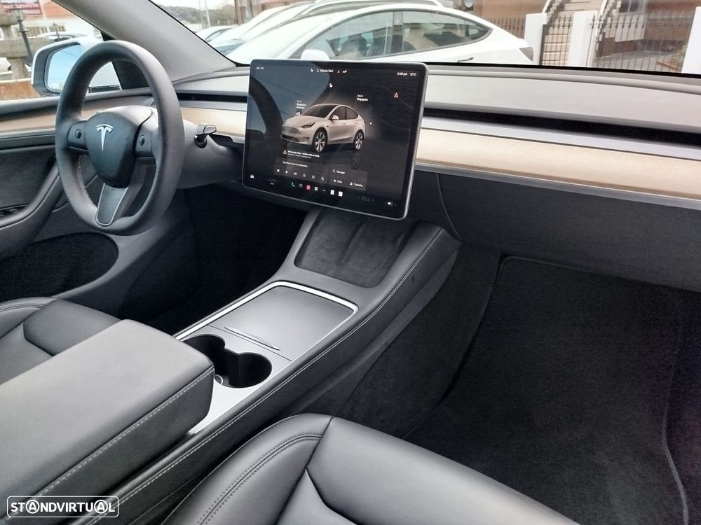 Tesla Model Y Tração Traseira - 24