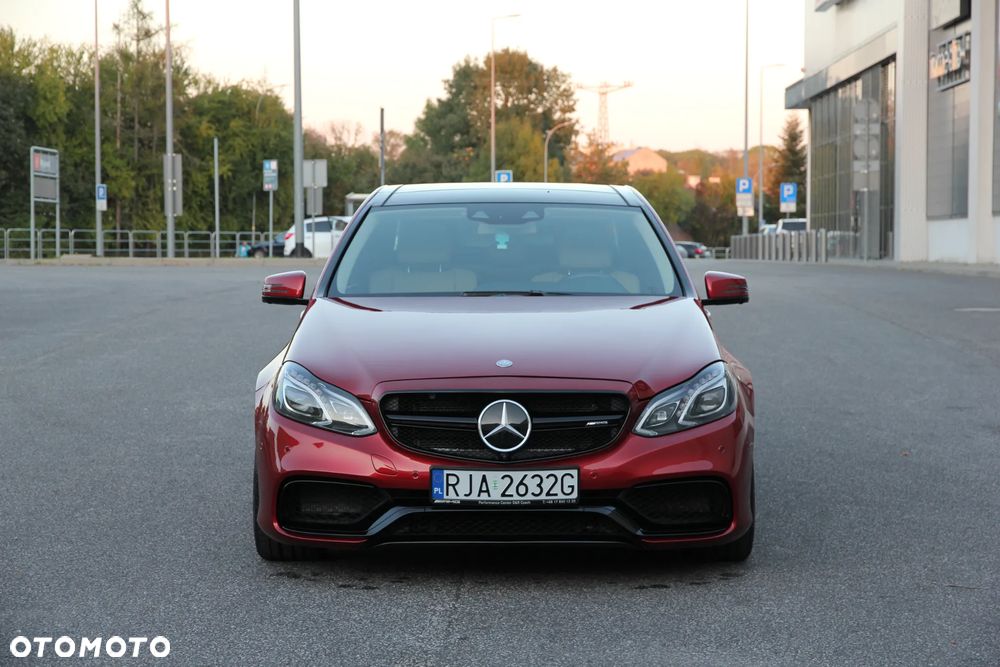 Mercedes-Benz Klasa E 63 AMG S 4-Matic - 1