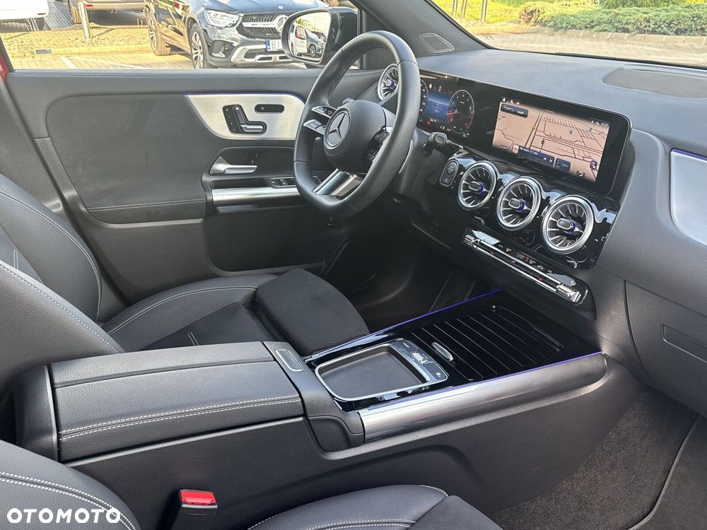 Mercedes-Benz GLA 200 AMG Line - 17