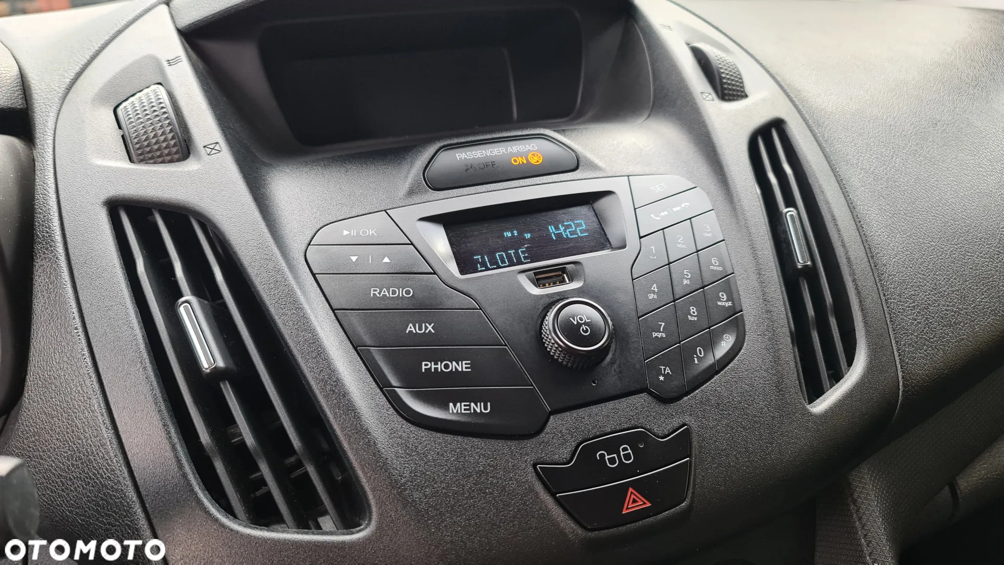 Ford TRANSIT CONNECT KLIMATYZACJA WEBASTO HAK PIĘKNY - 21