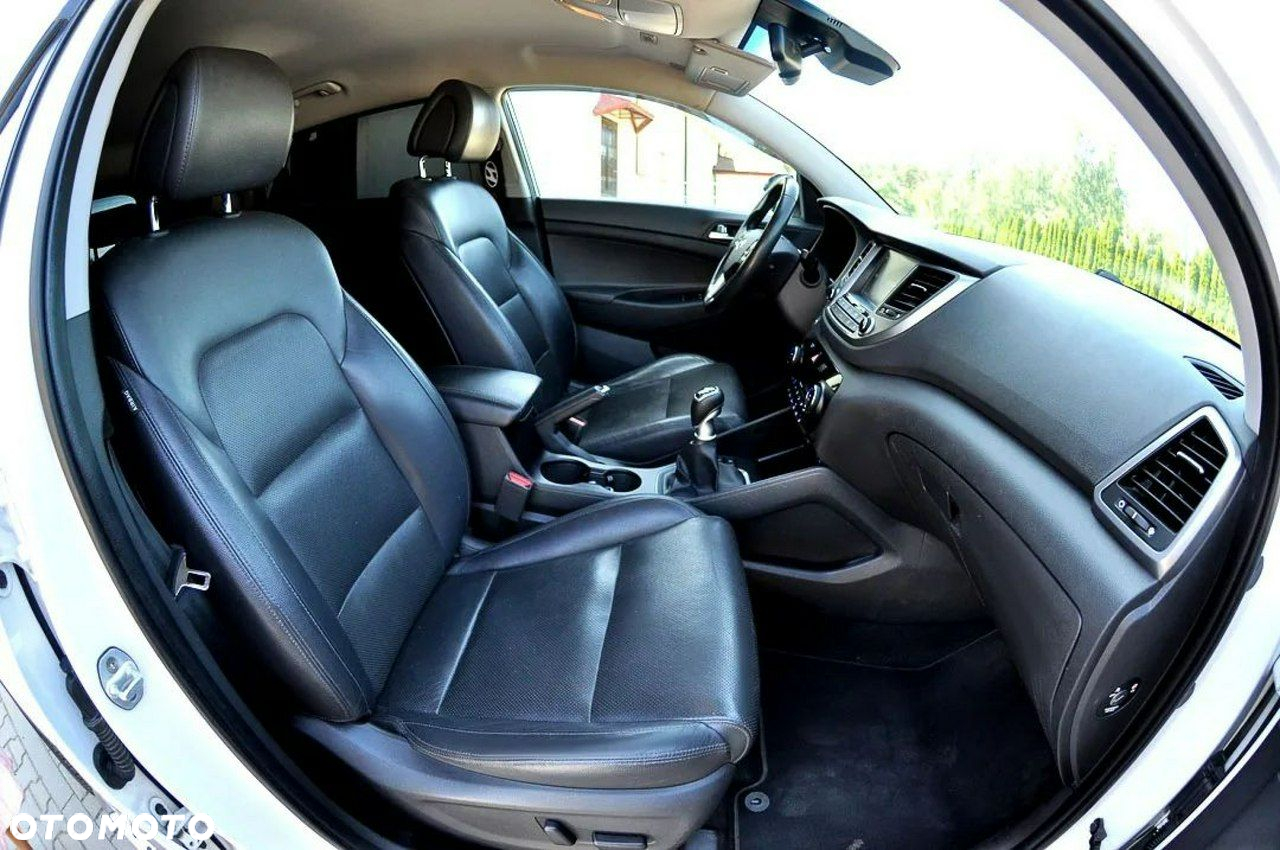 Hyundai Tucson blue 1.7 CRDi 2WD Intro Edition - 21