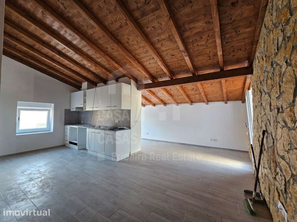 Vende Moradia T2 - Ericeira 17 km, A Casa das Casas - Grande imagem: 2/12