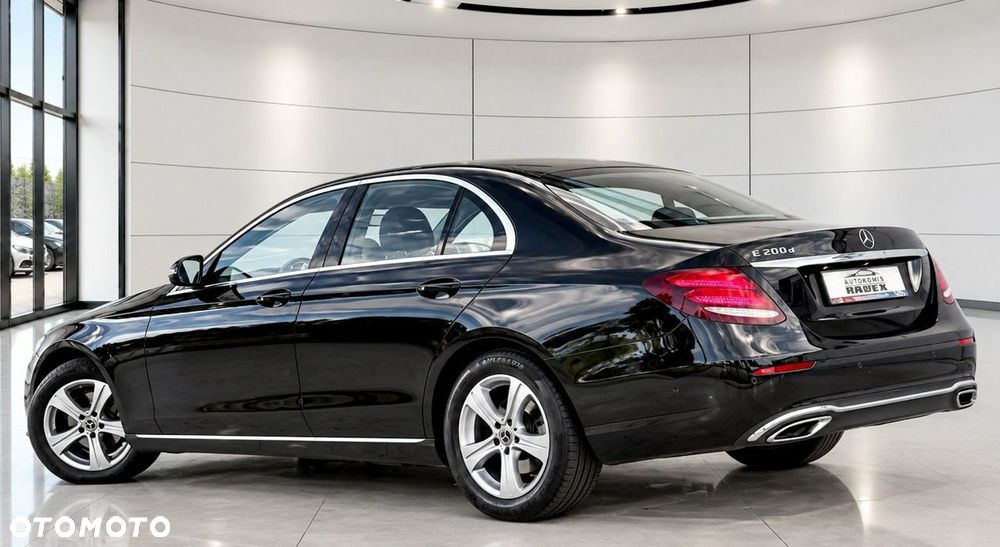Mercedes-Benz Klasa E 200 d 9G-TRONIC - 8