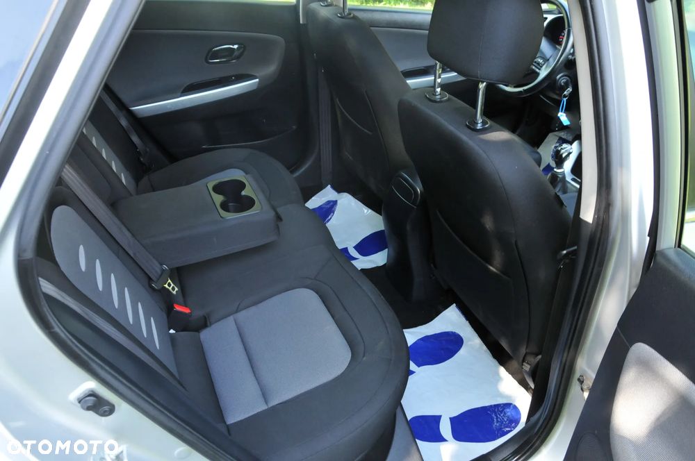 Kia Ceed 1.6 GDI Dream Team Edition - 26