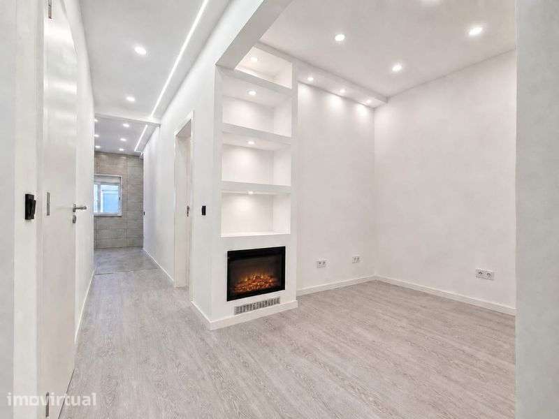 T1+1 com anexo, quintal e terraço, totalmente remodelado - Grande imagem: 2/12
