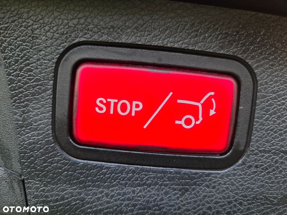 Mercedes-Benz Klasa E 220 d 9G-TRONIC AMG Line - 33