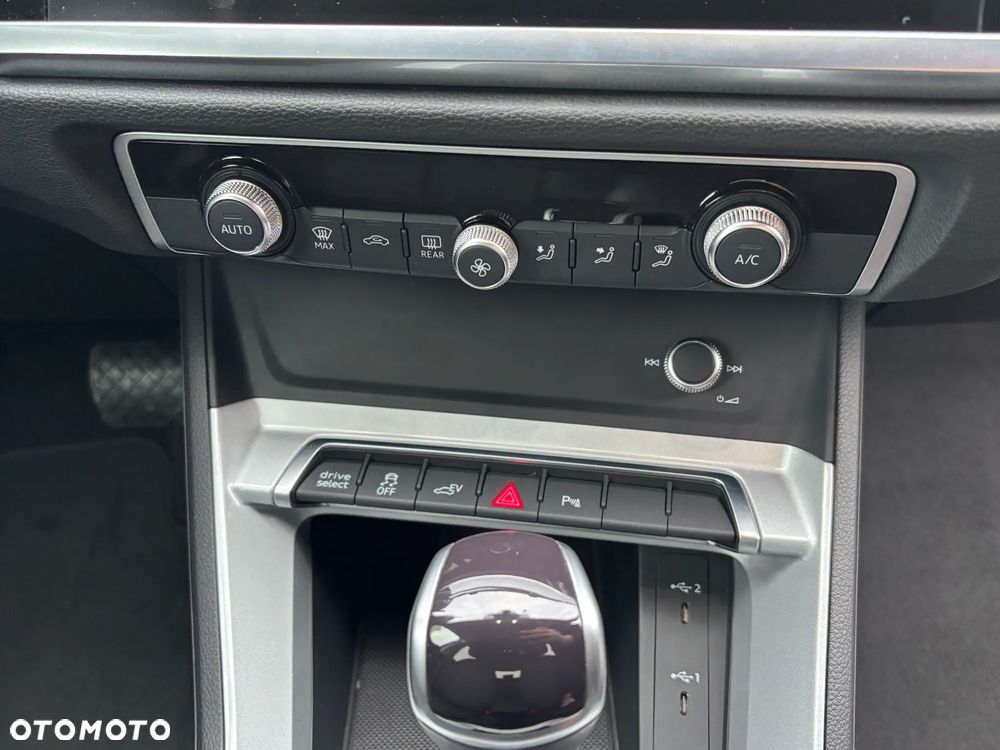 Audi Q3 45 TFSIe S tronic - 33