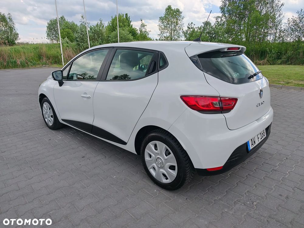 Renault Clio 1.2 16V 75 Life - 13