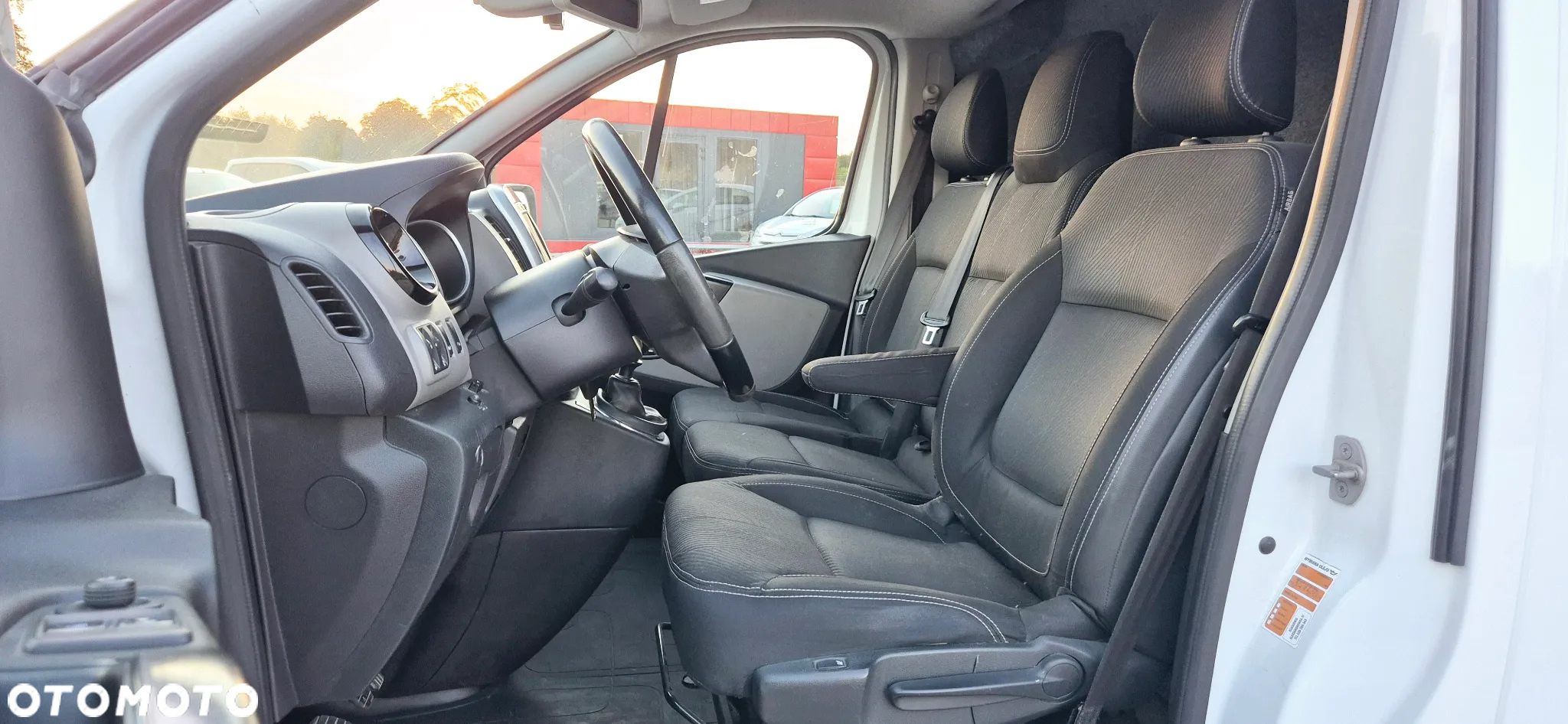 Renault Trafik - 12