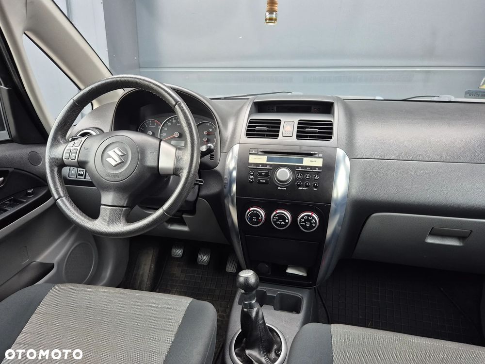 Suzuki SX4 1.6 GS / Premium 4WD - 12
