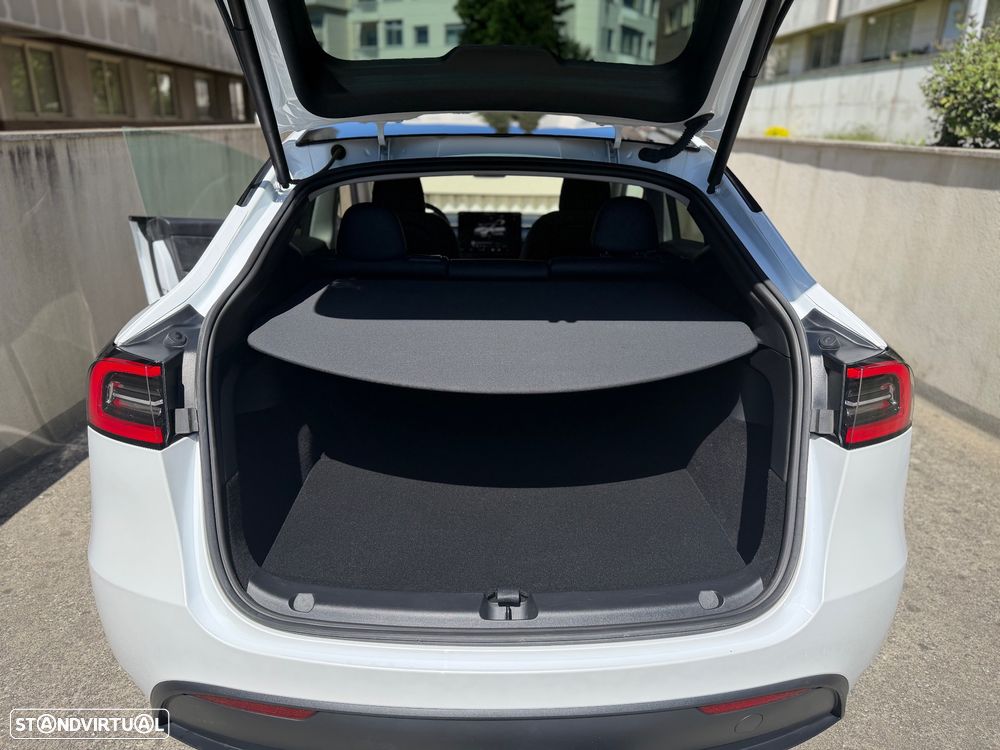 Tesla Model Y RWD - 16