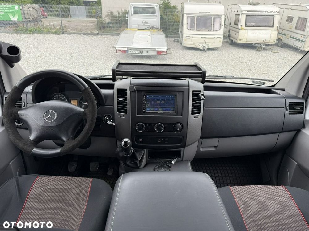 Mercedes-Benz Sprinter - 4