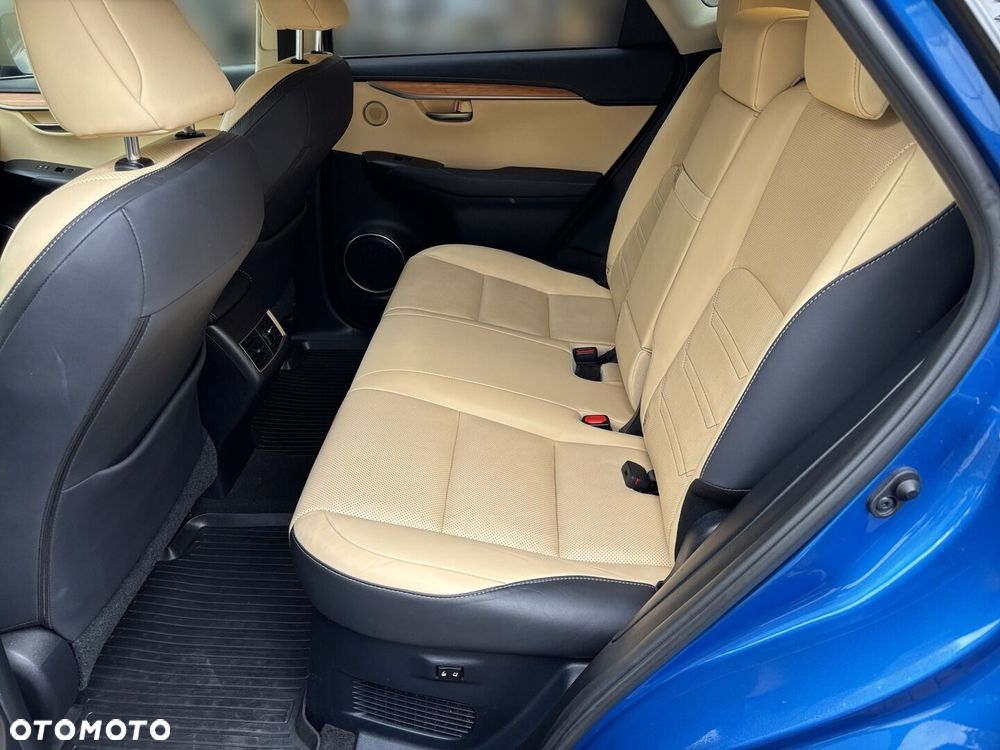 Lexus NX 300h Prestige AWD - 8