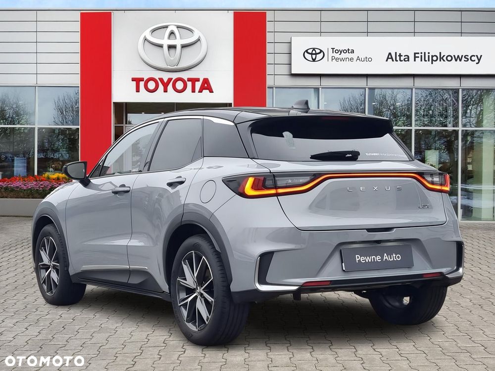 Lexus LBX 1.5 Hybrid Cool - 2