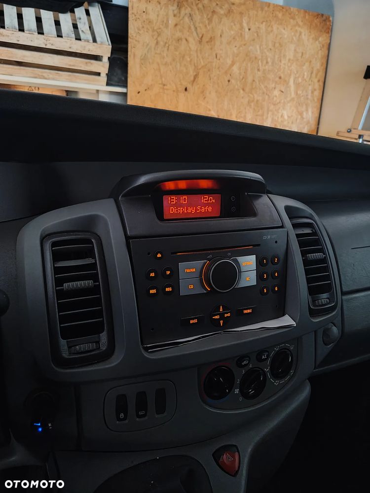 Opel Vivaro L1H1 2.7t - 12