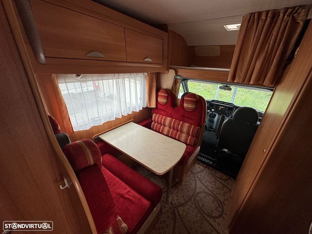 Ford Trigano Genesis 33 M08 - 4