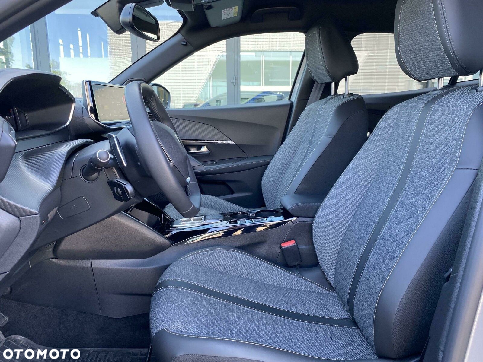 Peugeot 2008 PureTech 130 Allure S&S EAT8 - 9