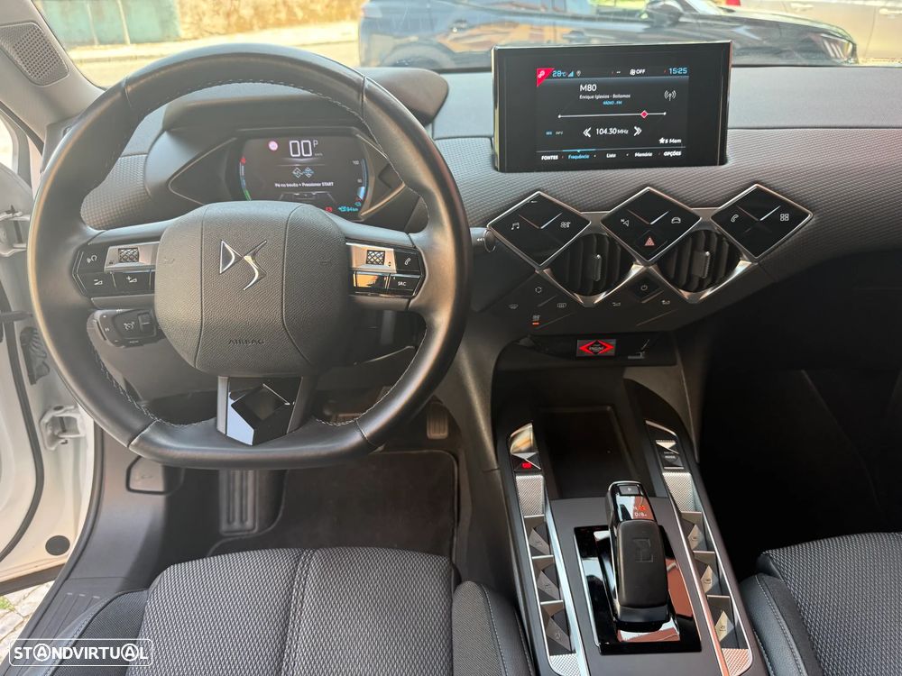 DS DS3 Crossback E-Tense Roofs of Paris - 15