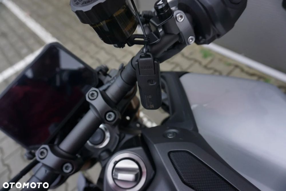 Yamaha MT - 24