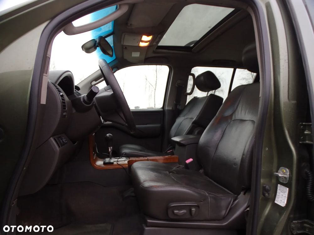 Nissan Pathfinder 2.5 DCi Elegance + - 6