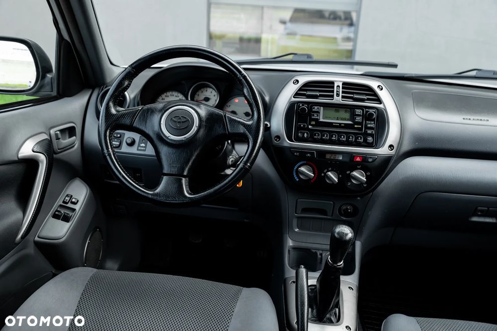 Toyota RAV4 4x4 Edition - 21