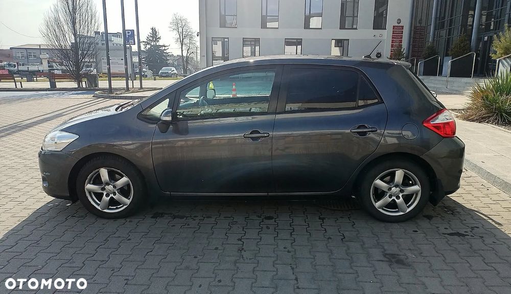 Toyota Auris 1.4 D-4D Terra - 14