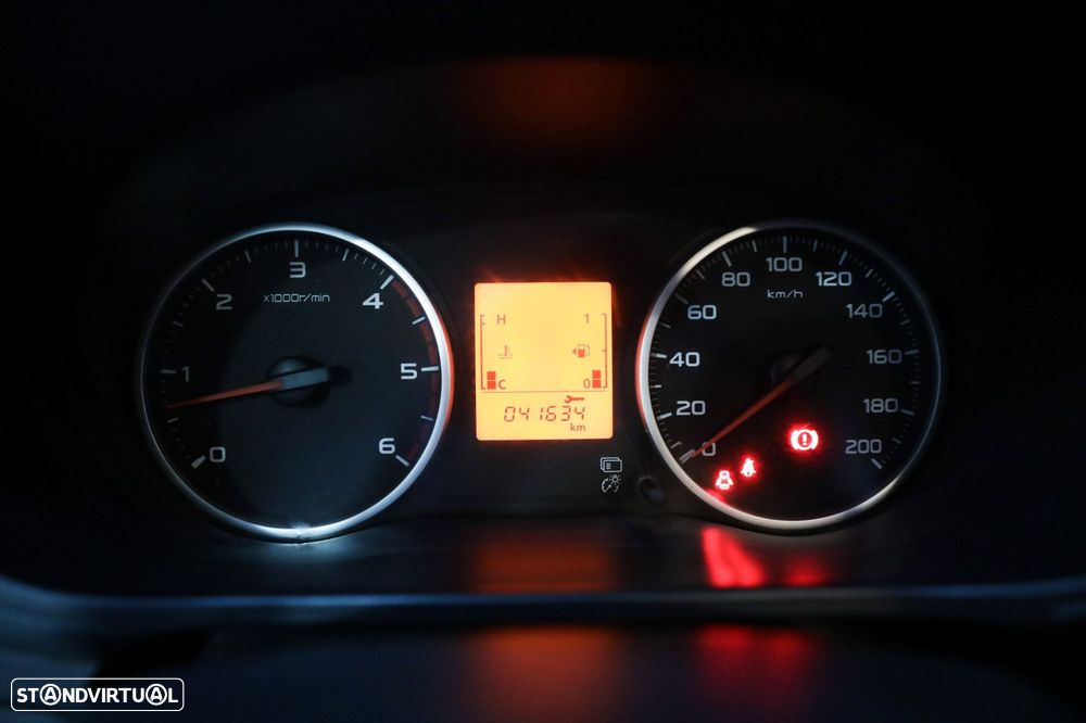 Mitsubishi L200 2.3 DI-D Strakar CD Intense 4WD - 23