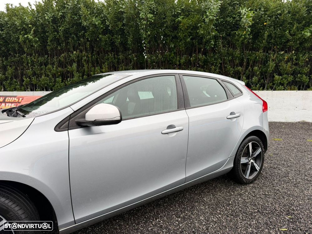 Volvo V40 2.0 D2 R-Design - 20