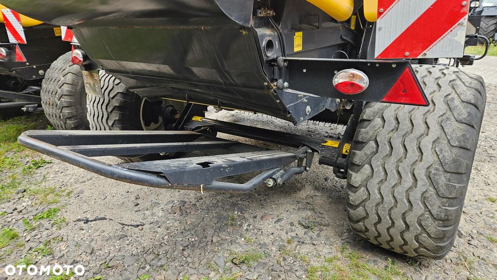 New Holland Roll-Belt 180 2021r - 12