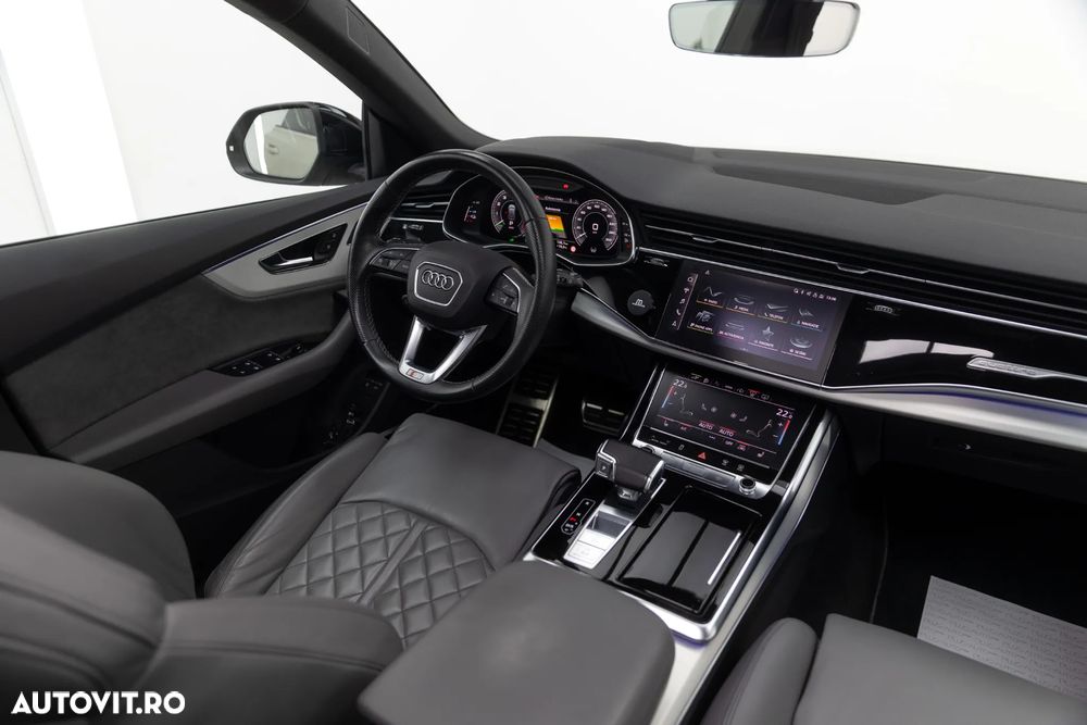 Audi Q8 55 TFSIe quattro tiptronic - 27