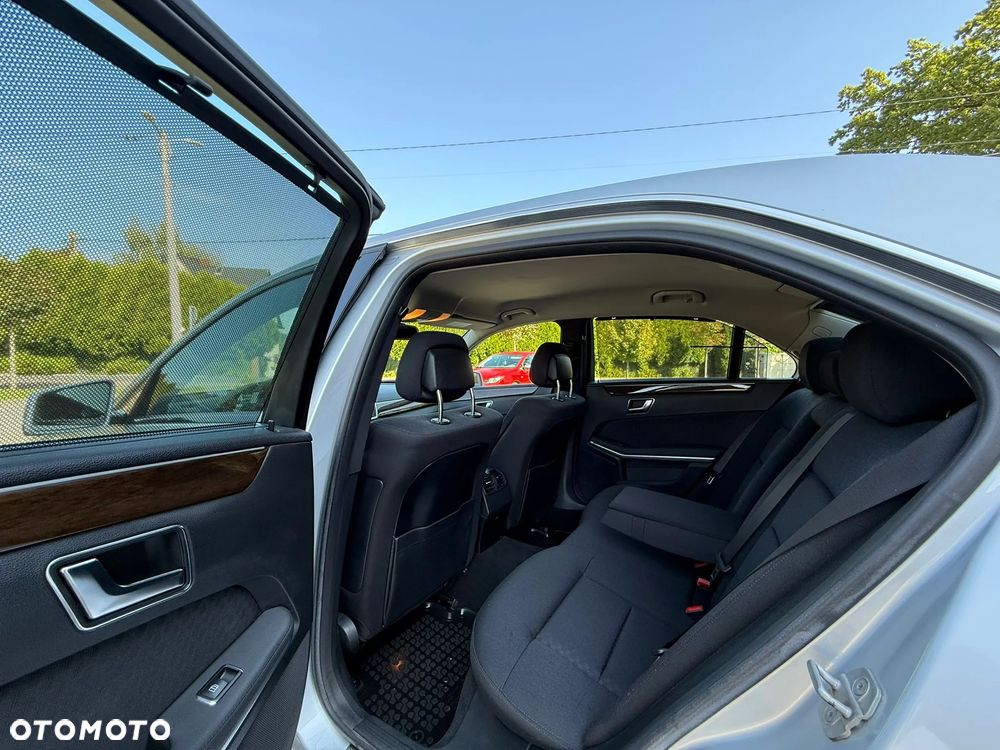 Mercedes-Benz Klasa E 220 BlueTEC 7G-TRONIC Elegance - 22