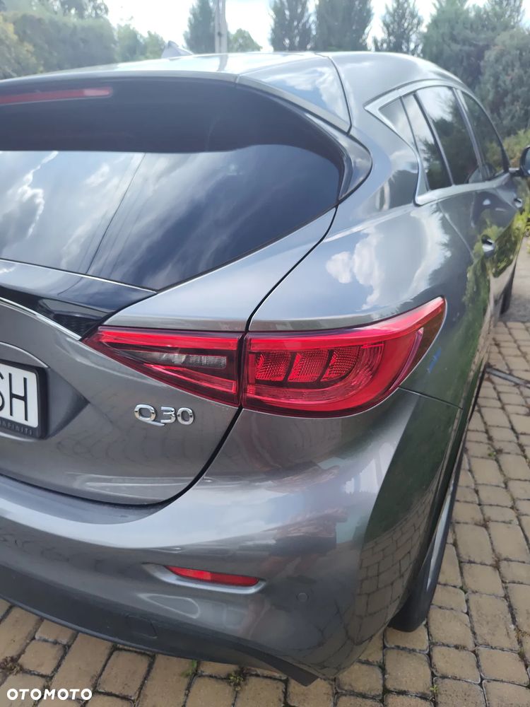 Infiniti Q30 - 19
