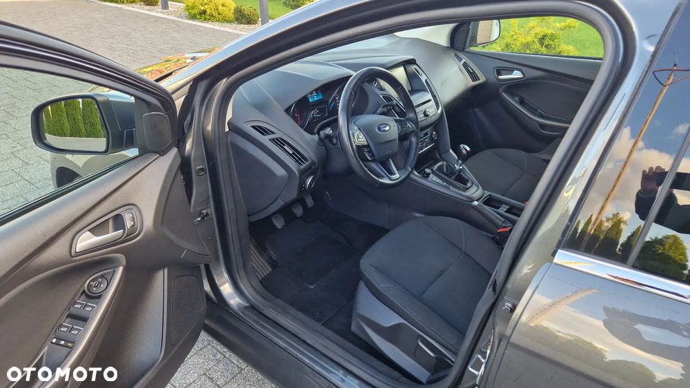 Ford Focus Turnier 1.5 EcoBlue Start-Stopp-System TITANIUM DESIGN - 7