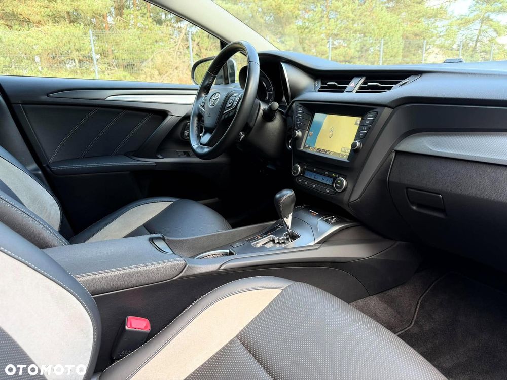 Toyota Avensis 1.8 Premium MS - 40