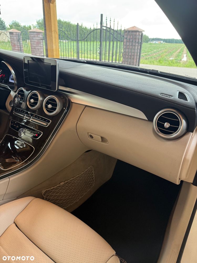 Mercedes-Benz Klasa C 300 7G-TRONIC - 28